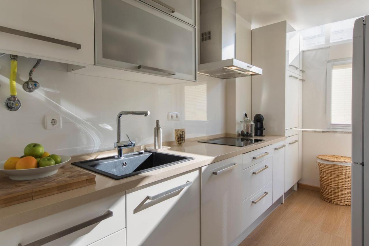 Lovelystay - 2 Bedroom Belem Wonder Лиссабон Экстерьер фото